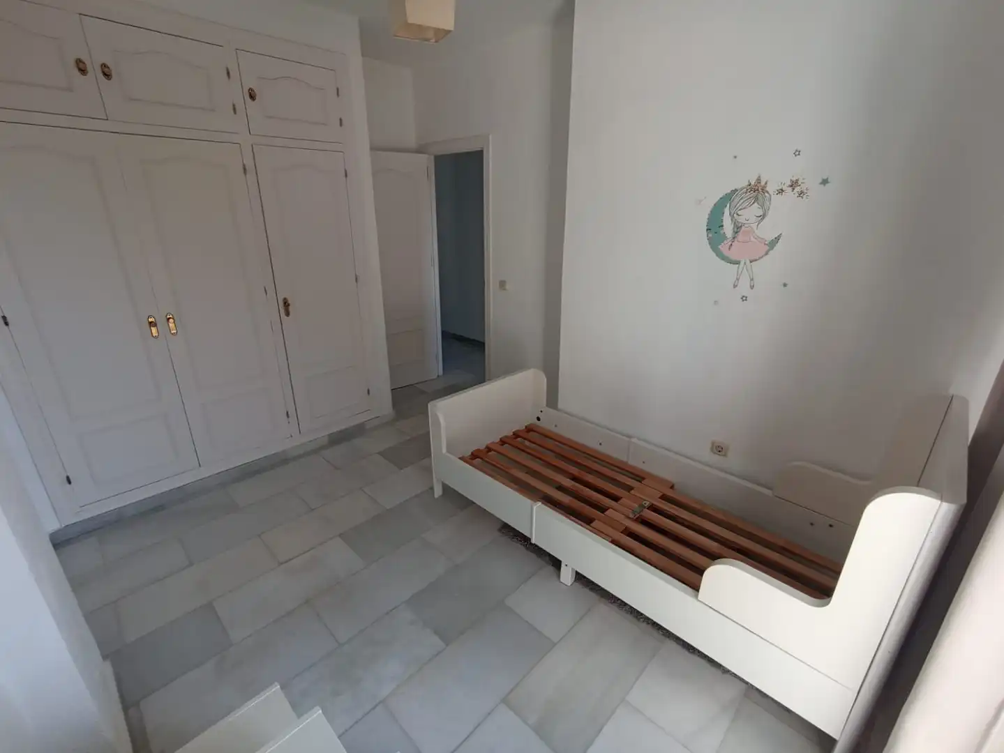 Habitación de Casa o chalet en venta en Estepona con Calefacción, Terraza y Trastero