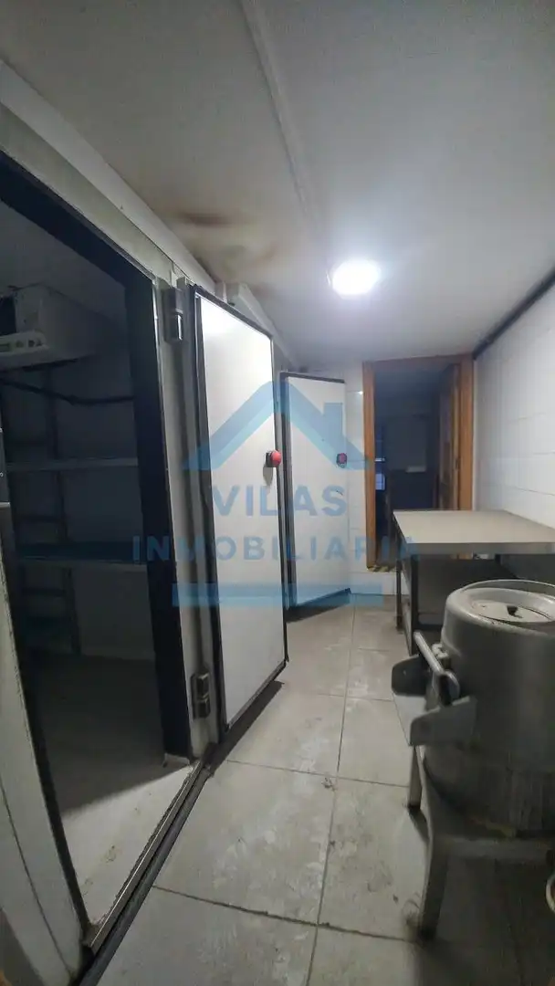 Cuina de Local de lloguer en Ames amb Terrassa