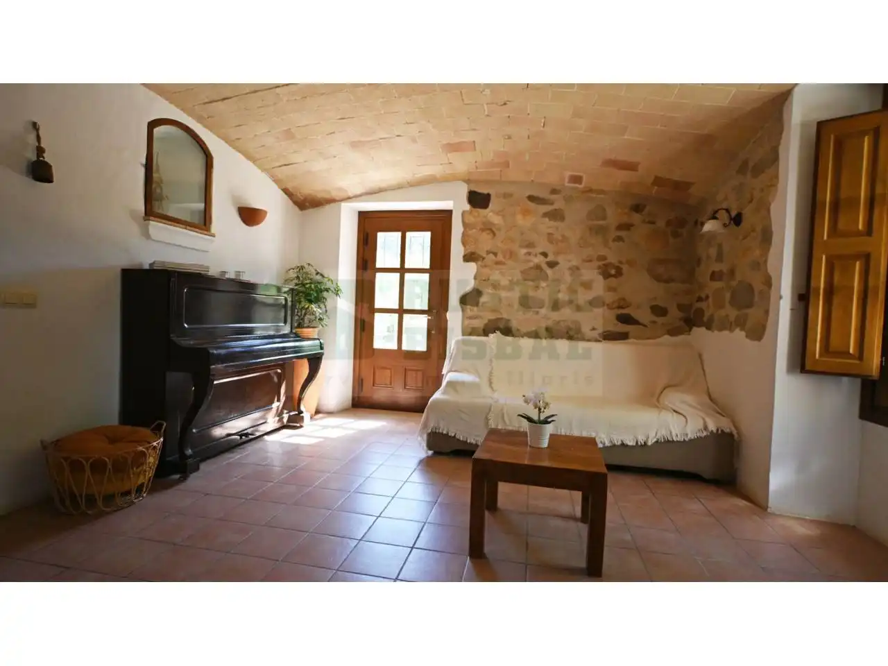 Sala d'estar de Finca rústica de lloguer en Llagostera amb Calefacció, Jardí privat i Moblat