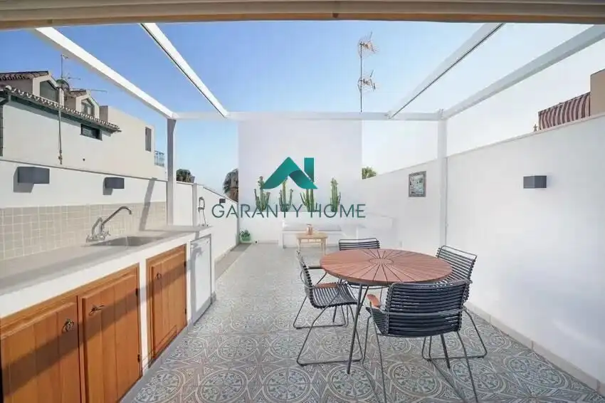 Terrasse von Einfamilien-Reihenhaus zum Verkauf in Vélez-Málaga mit Klimaanlage, Heizung und Terrasse