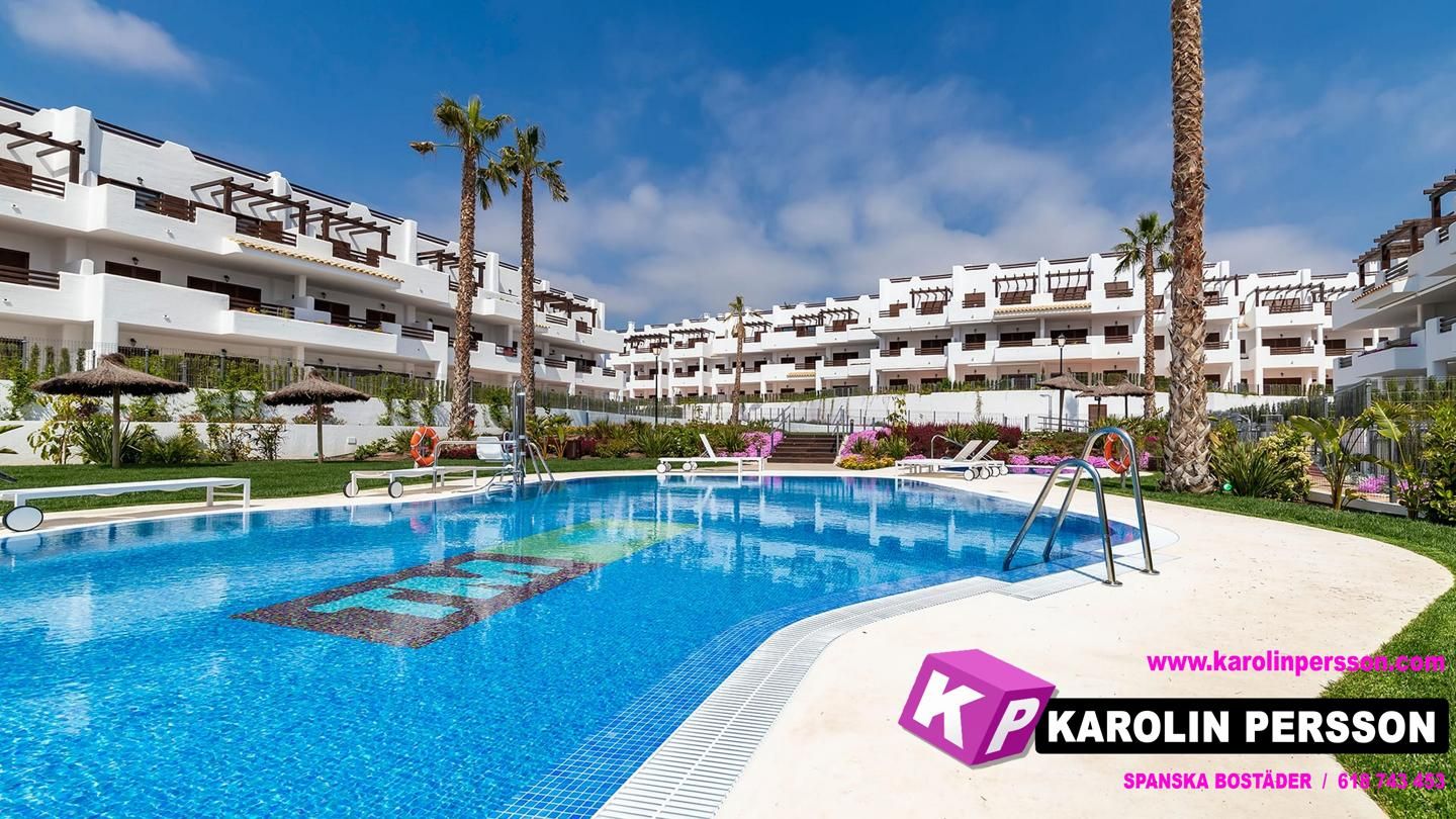 Vista exterior de Casa o xalet en venda en Pulpí amb Aire condicionat, Jardí privat i Terrassa