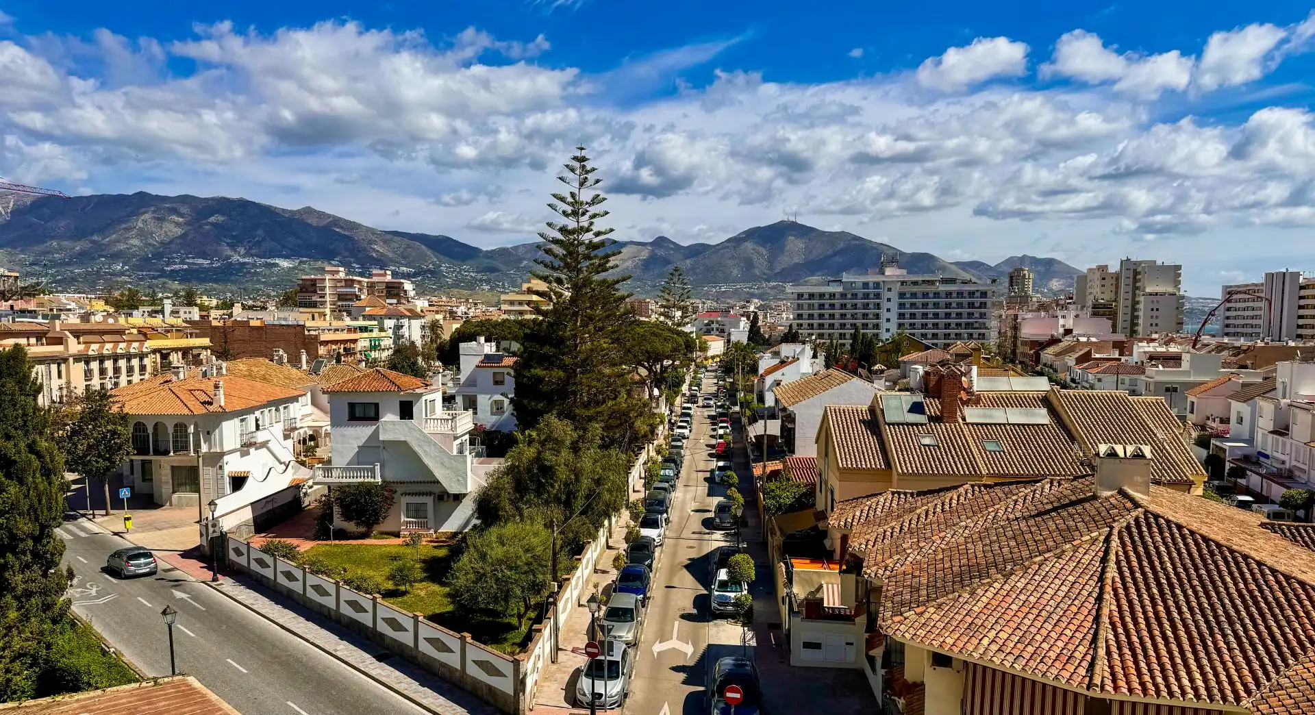 Vista exterior de Pis en venda en Fuengirola amb Aire condicionat, Terrassa i Internet