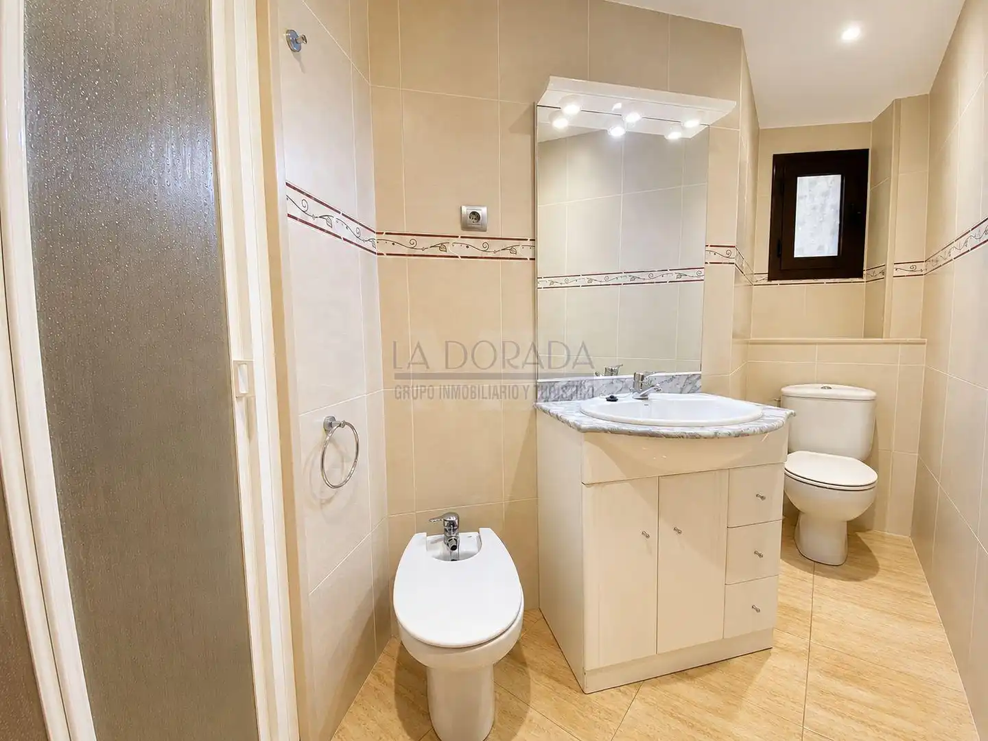 Badezimmer von Wohnung zum Verkauf in Cambrils mit Klimaanlage, Terrasse und Möbliert