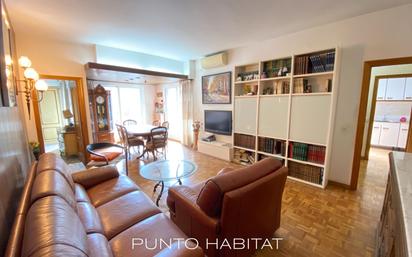 Living room of Flat for sale in  Barcelona Capital  with Air Conditioner, Heating and Balcony