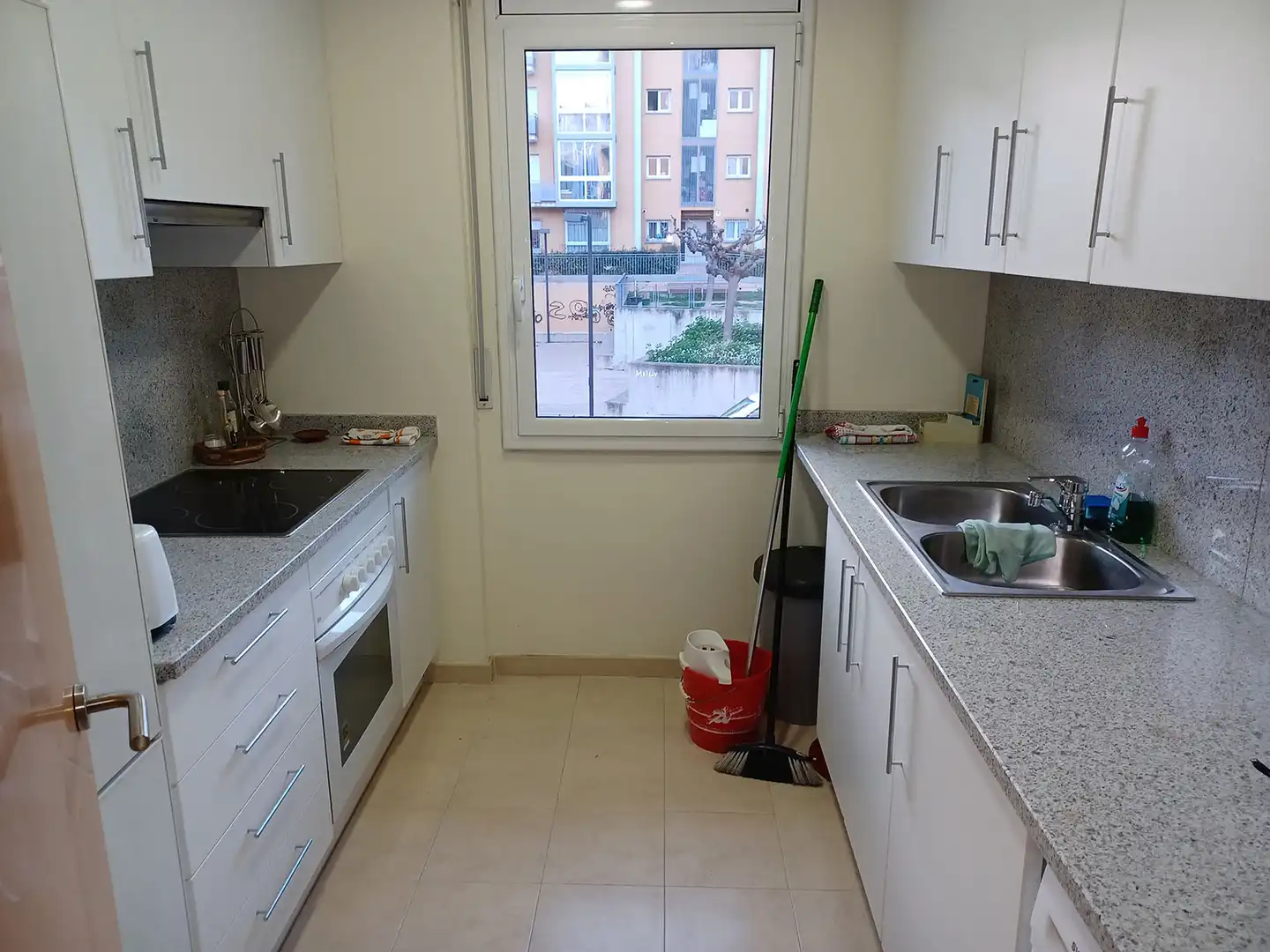 Cuina de Planta baixa en venda en Figueres amb Aire condicionat, Calefacció i Terrassa