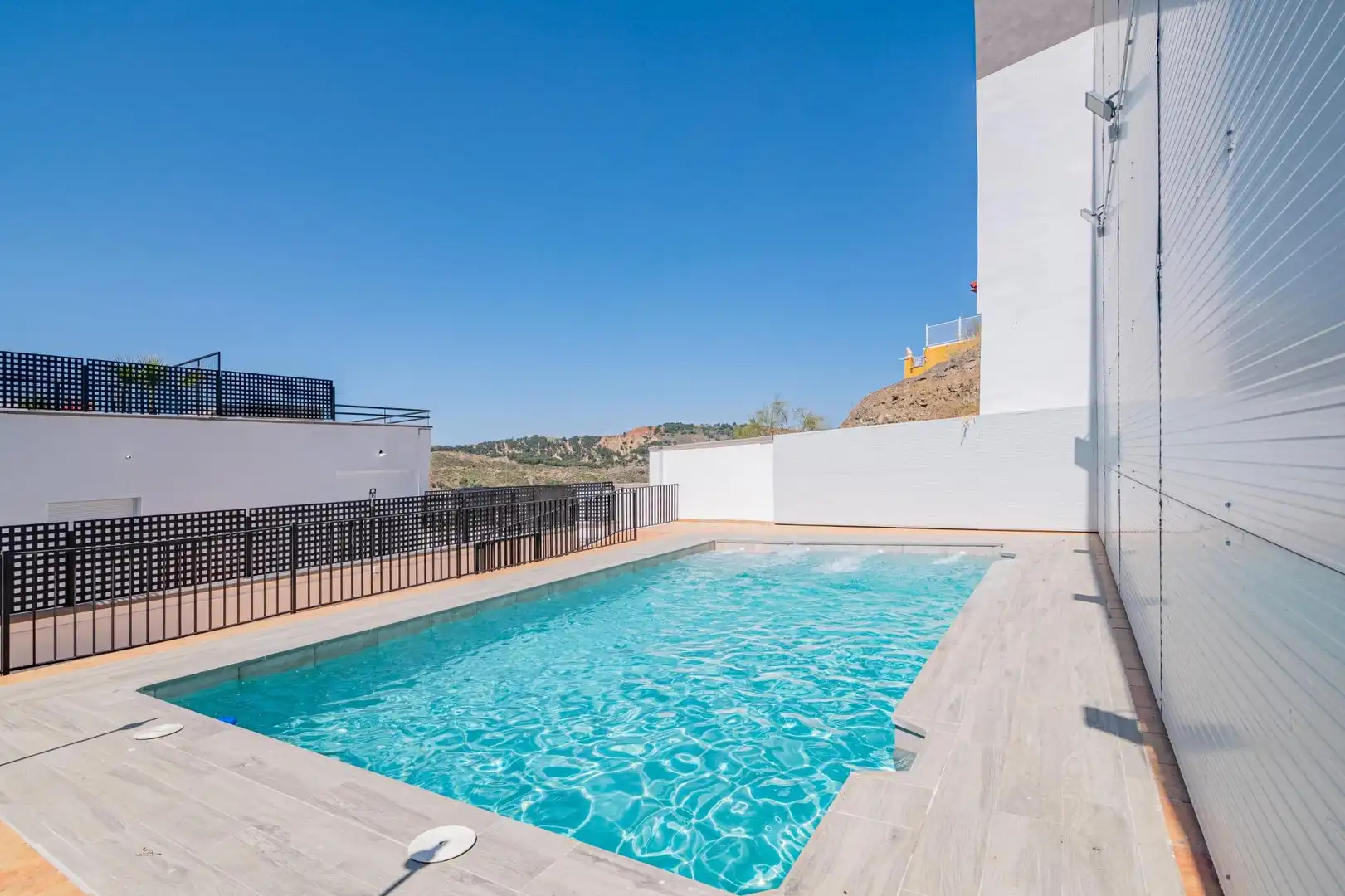 Piscina de Pis en venda en Pinos Genil amb Aire condicionat, Calefacció i Balcó