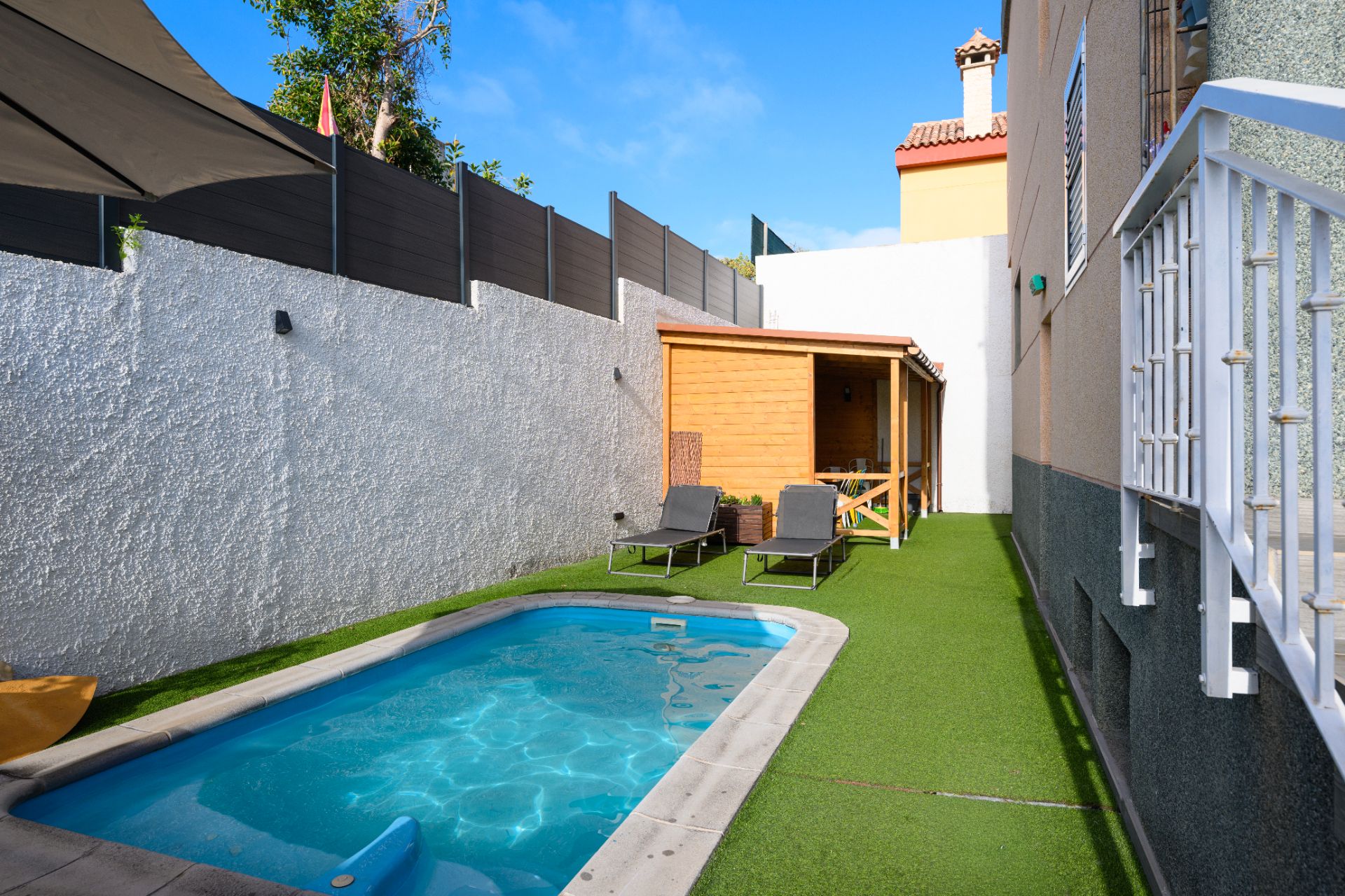 Piscina de Casa adosada en venda en Las Palmas de Gran Canaria amb Jardí privat, Terrassa i Traster