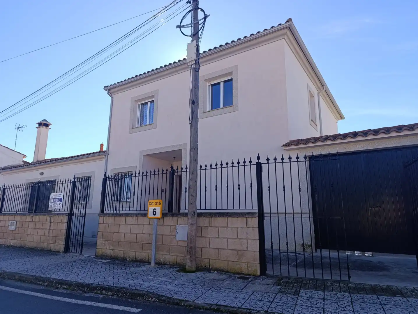 Vista exterior de Casa o xalet en venda en Mata de Alcántara amb Moblat