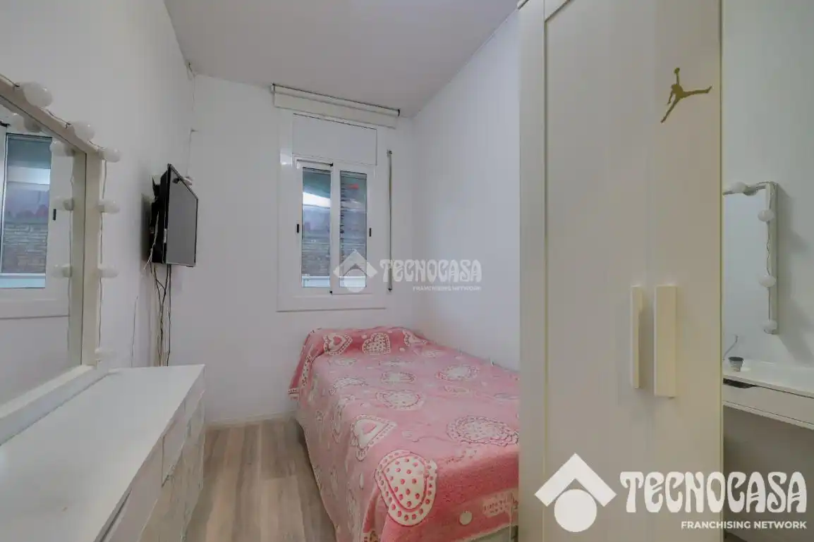 Piso con terraza en venta en Nou Barris, imagen 12