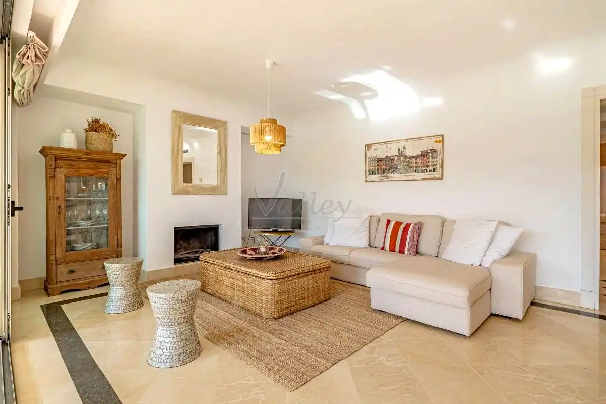 Living room of Flat for rent in Sotogrande  with Air Conditioner, Terrace and Furnished