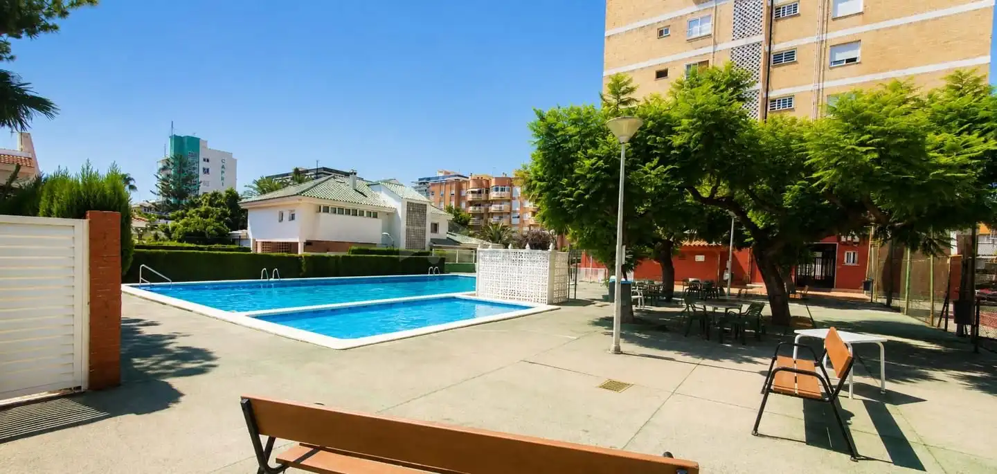 Piscina de Casa o xalet de lloguer en Benicasim / Benicàssim amb Aire condicionat, Terrassa i Moblat