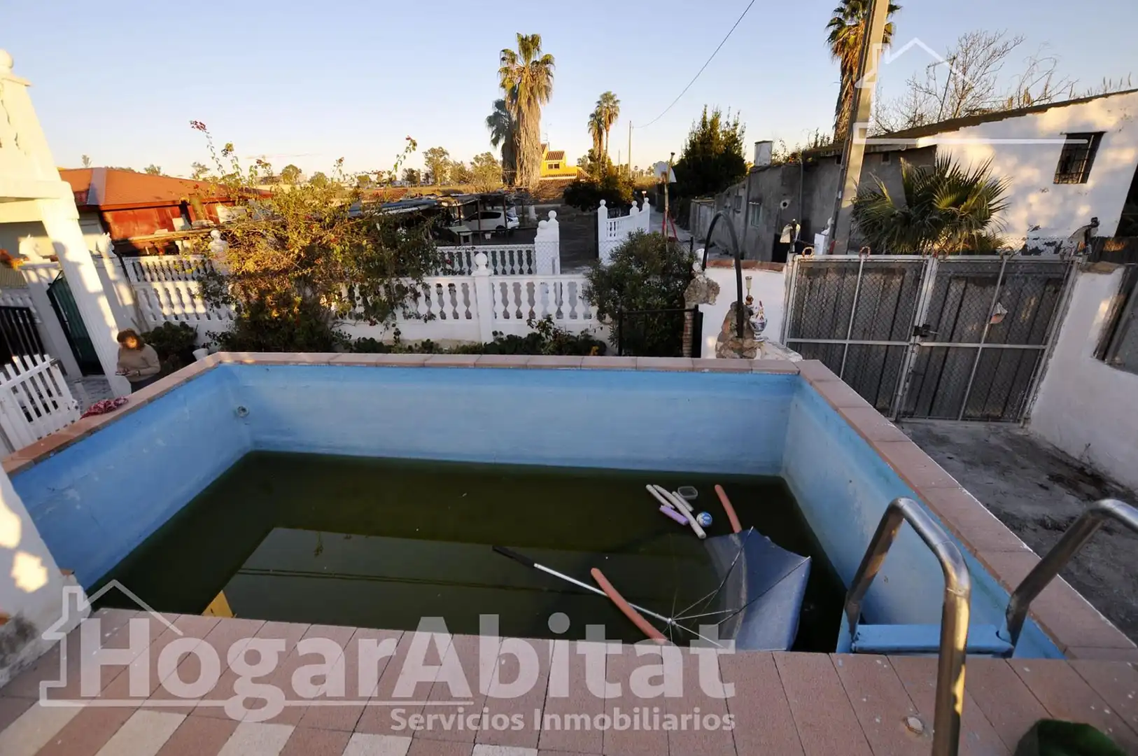 Piscina de Casa o xalet en venda en Sagunto / Sagunt amb Calefacció, Jardí privat i Terrassa