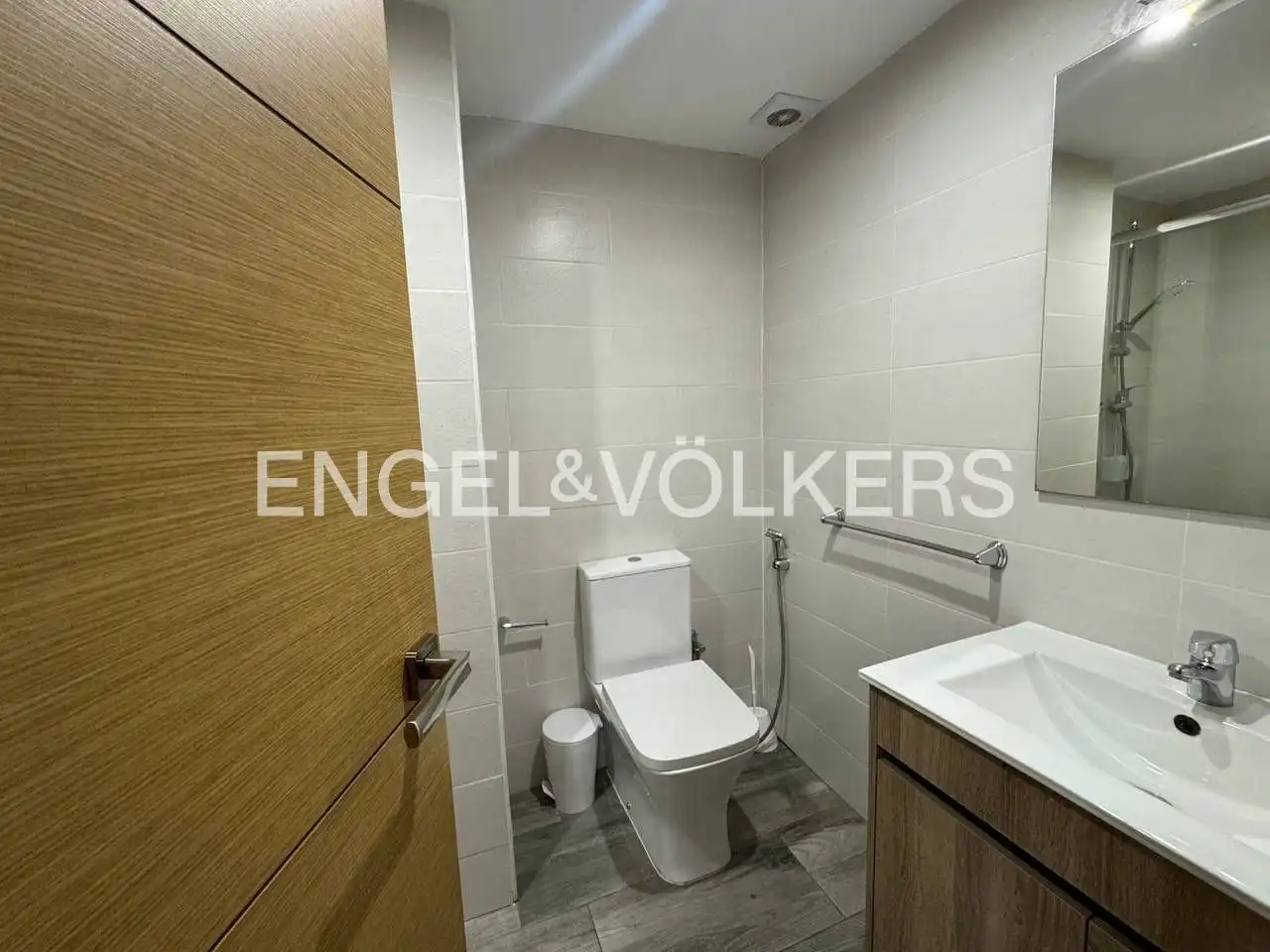 Badezimmer von Wohnung zur Miete in Valencia mit Klimaanlage, Heizung und Terrasse