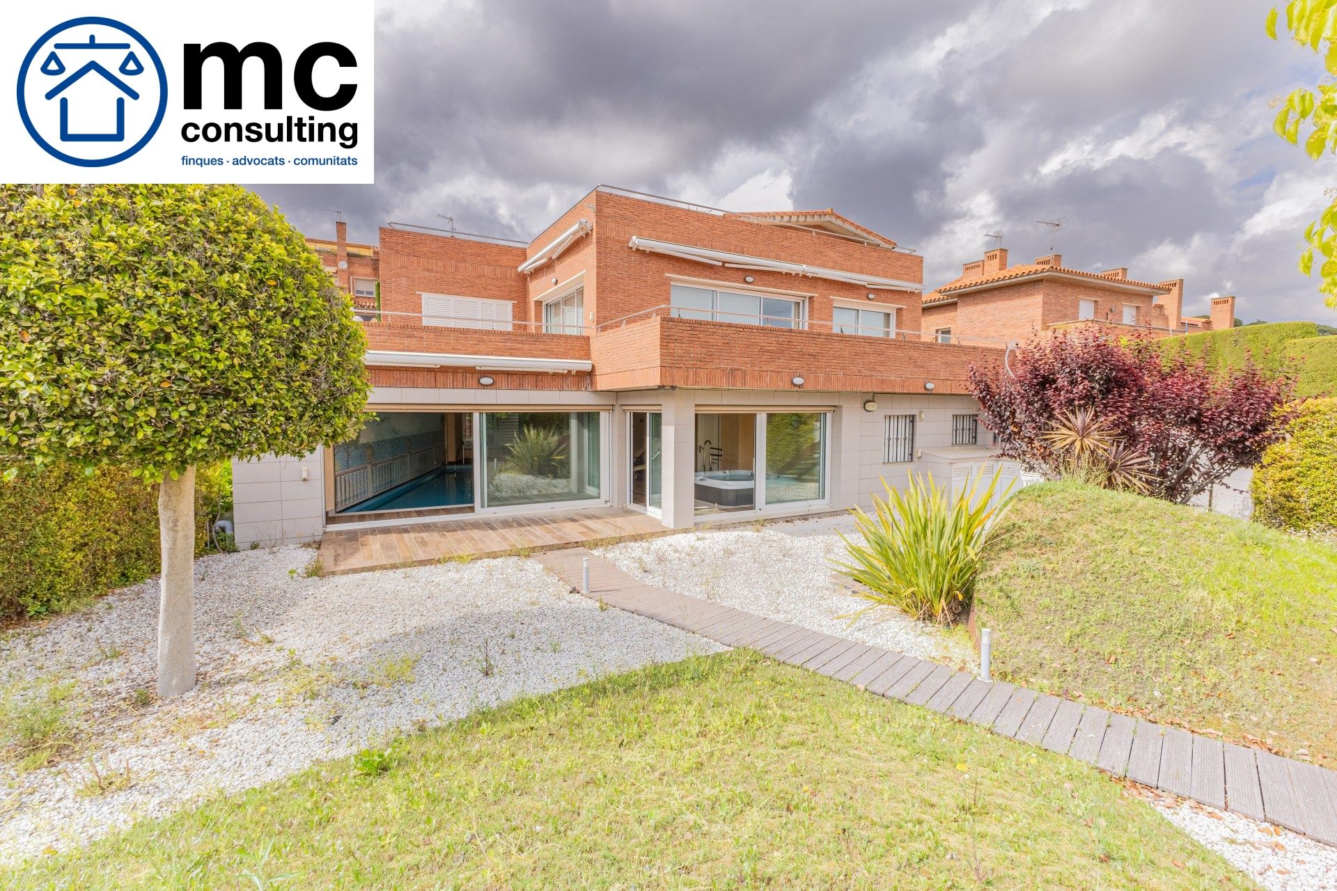 Vista exterior de Casa o xalet en venda en Sant Vicenç de Montalt amb Calefacció, Terrassa i Traster