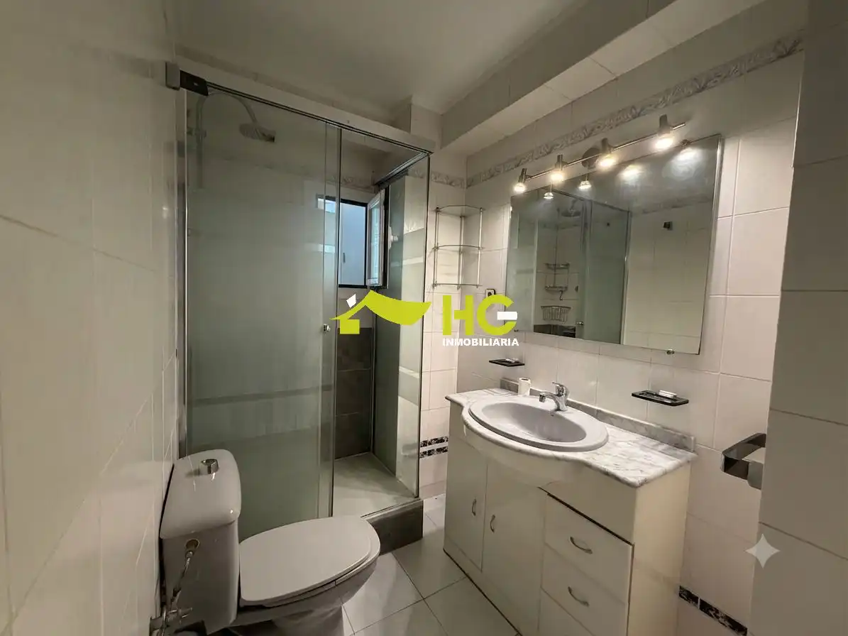 Baño de Piso en venta en Móstoles con Aire acondicionado y Calefacción