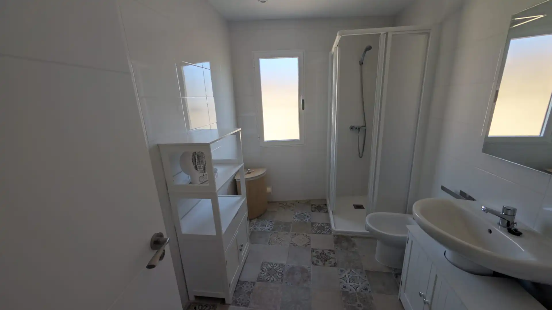 Bathroom of Flat for rent in Ciudad Real  with Air Conditioner and Furnished