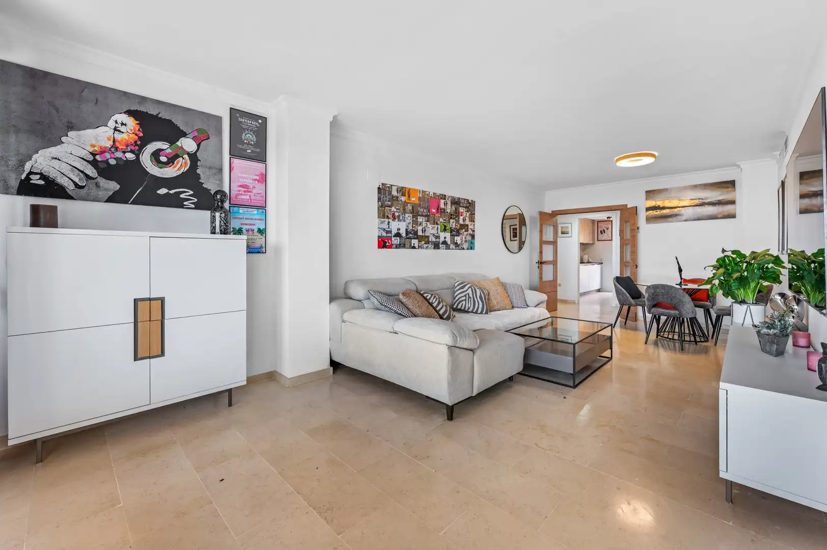 Sala d'estar de Apartament en venda en Marbella amb Terrassa, Traster i Piscina