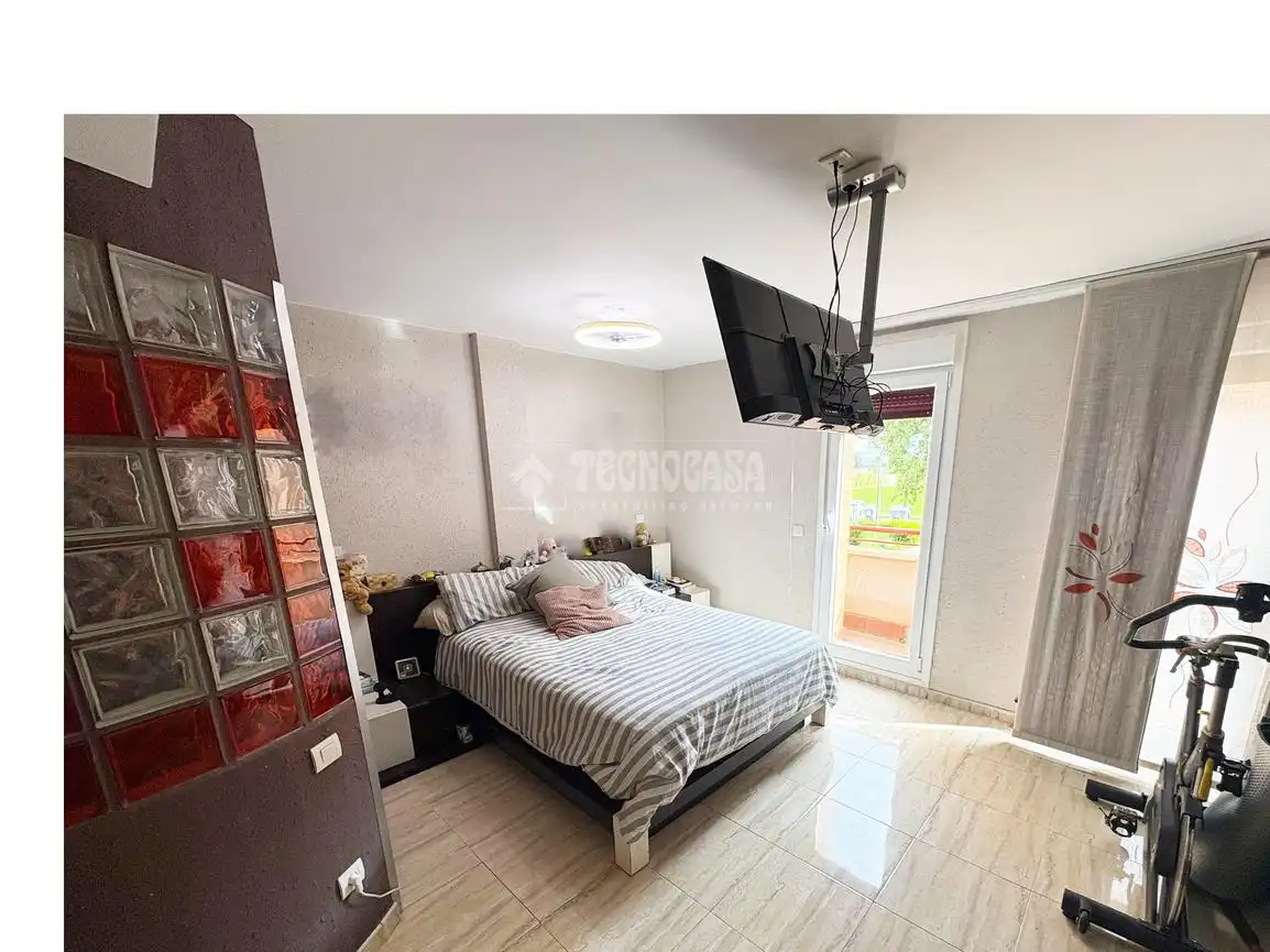 Habitación de Casa adosada en venta en Zaragoza con Aire acondicionado, Calefacción y Terraza