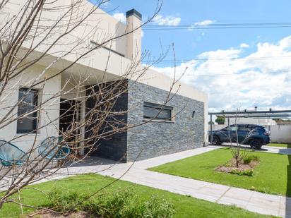 Vista exterior de Casa o xalet en venda en Brunete amb Aire condicionat, Calefacció i Jardí privat