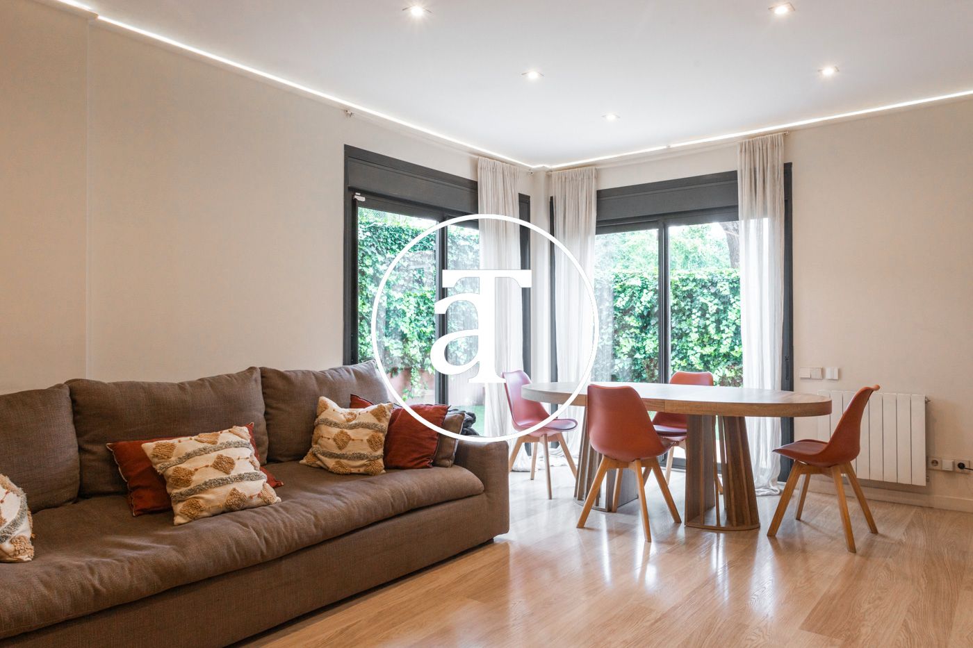 Living room of Flat to rent in  Barcelona Capital  with Air Conditioner, Heating and Private garden