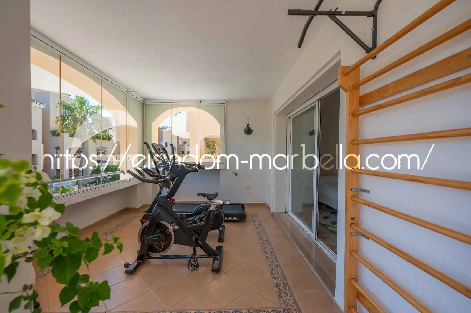 Habitación de Apartamento en venta en Marbella con Aire acondicionado, Terraza y Amueblado