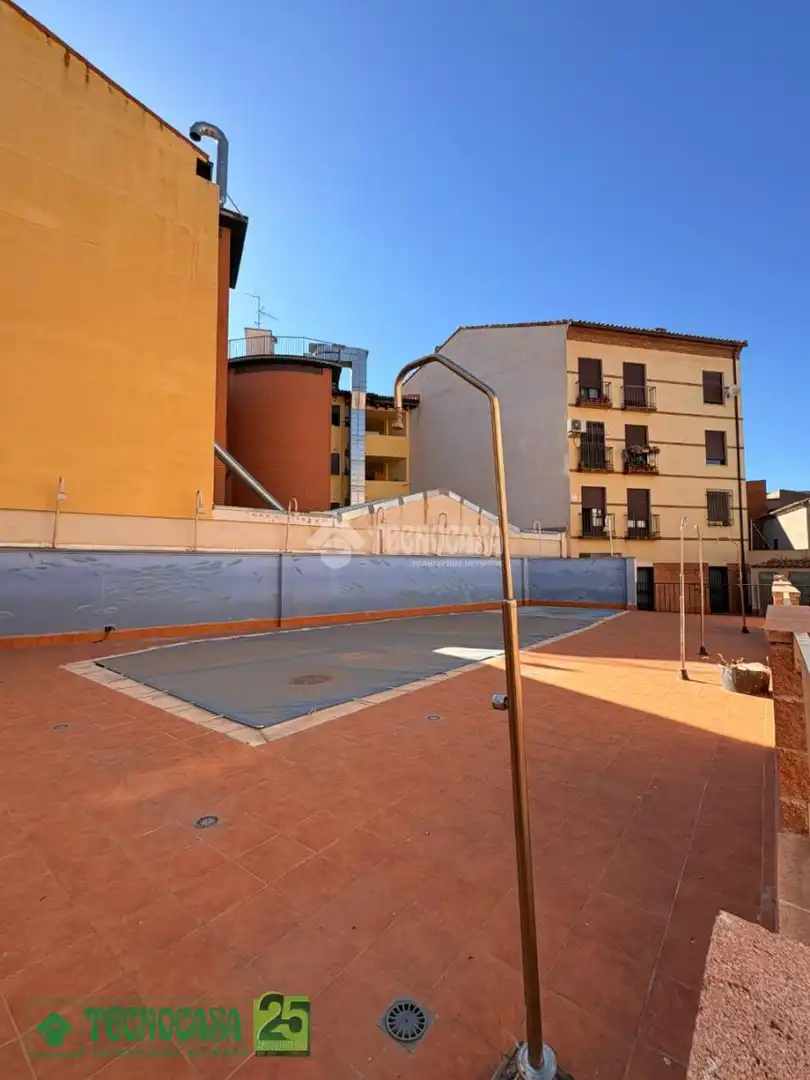 Vista exterior de Piso en venta en Ocaña con Aire acondicionado, Calefacción y Piscina comunitaria