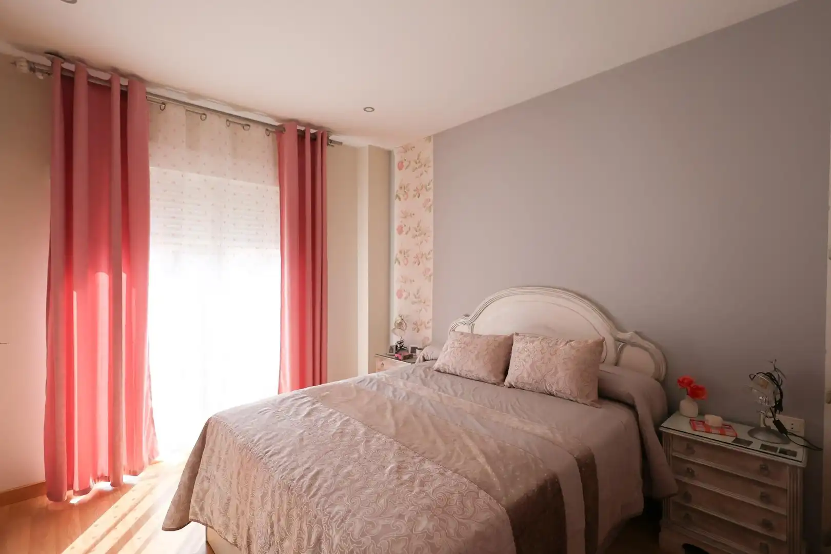 Dormitori de Casa adosada en venda en Cúllar Vega amb Calefacció, Jardí privat i Terrassa
