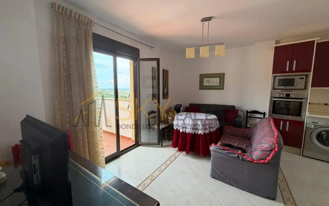 Living room of Flat for sale in Cuacos de Yuste  with Terrace, Storage room and Furnished