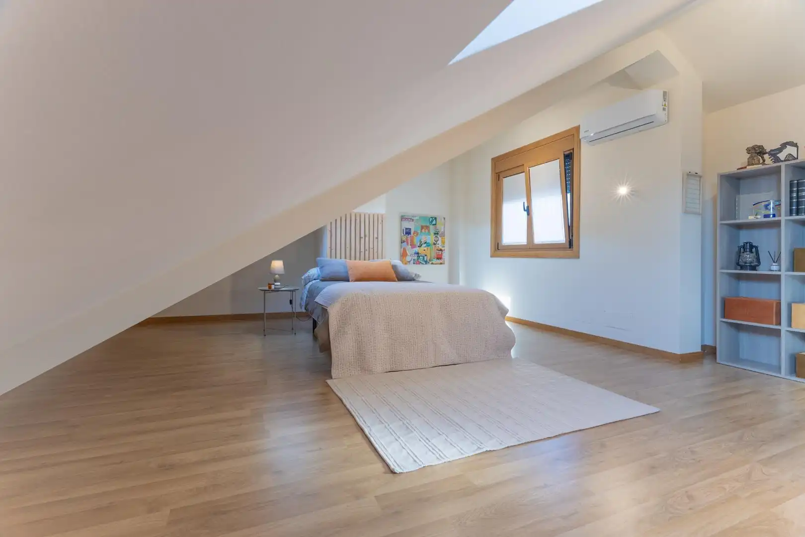 Habitación de Casa adosada en venta en Moaña con Calefacción, Terraza y Amueblado