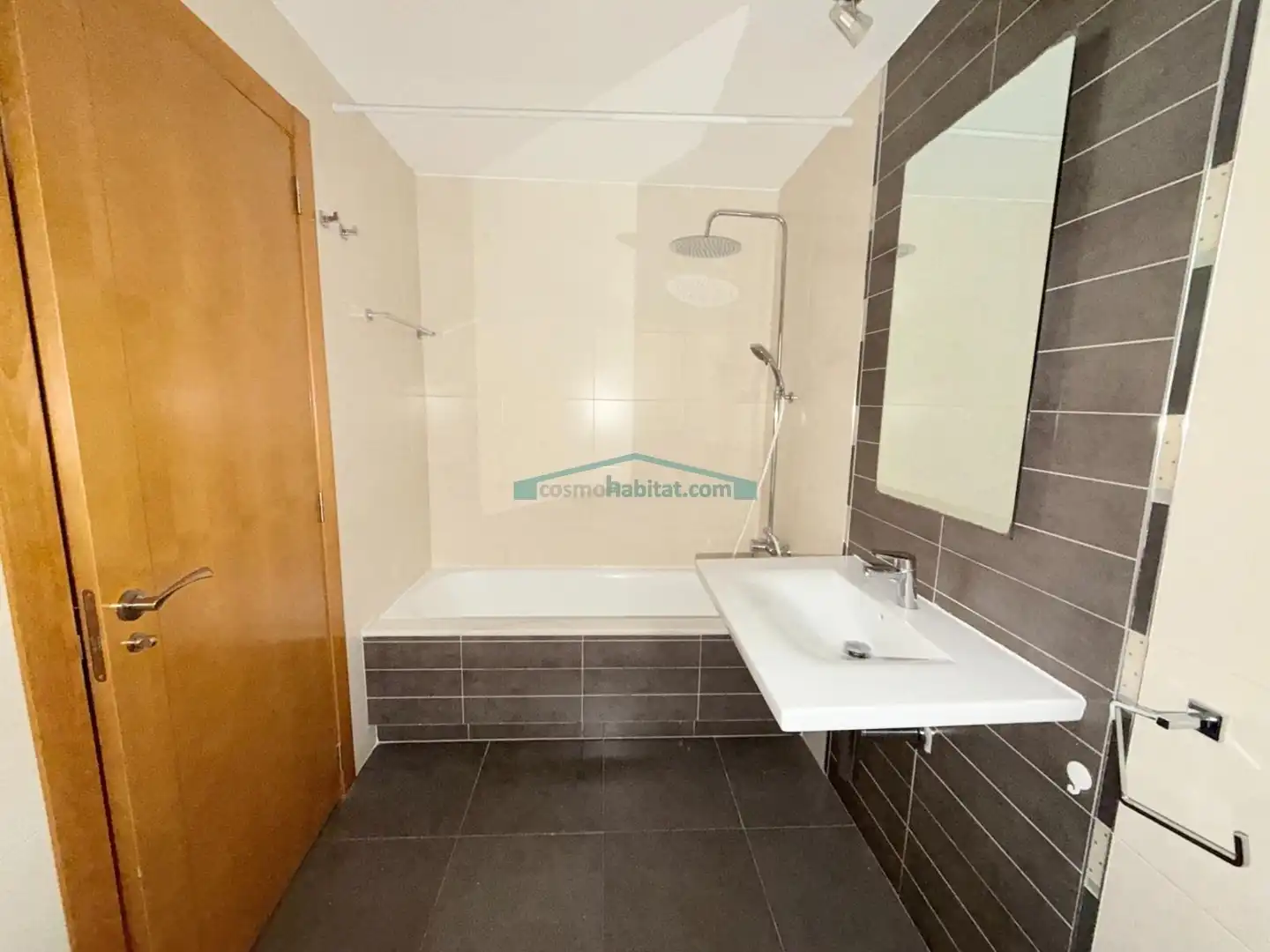 Baño de Piso en venta en L'Eliana con Calefacción y Balcón
