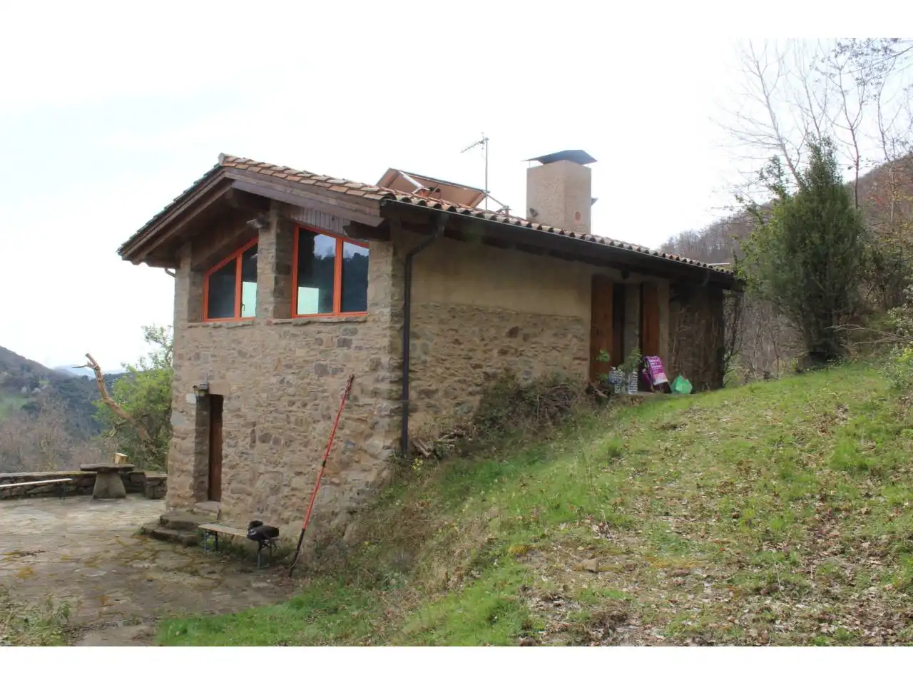 Vista exterior de Finca rústica en venda en Riudaura amb Calefacció