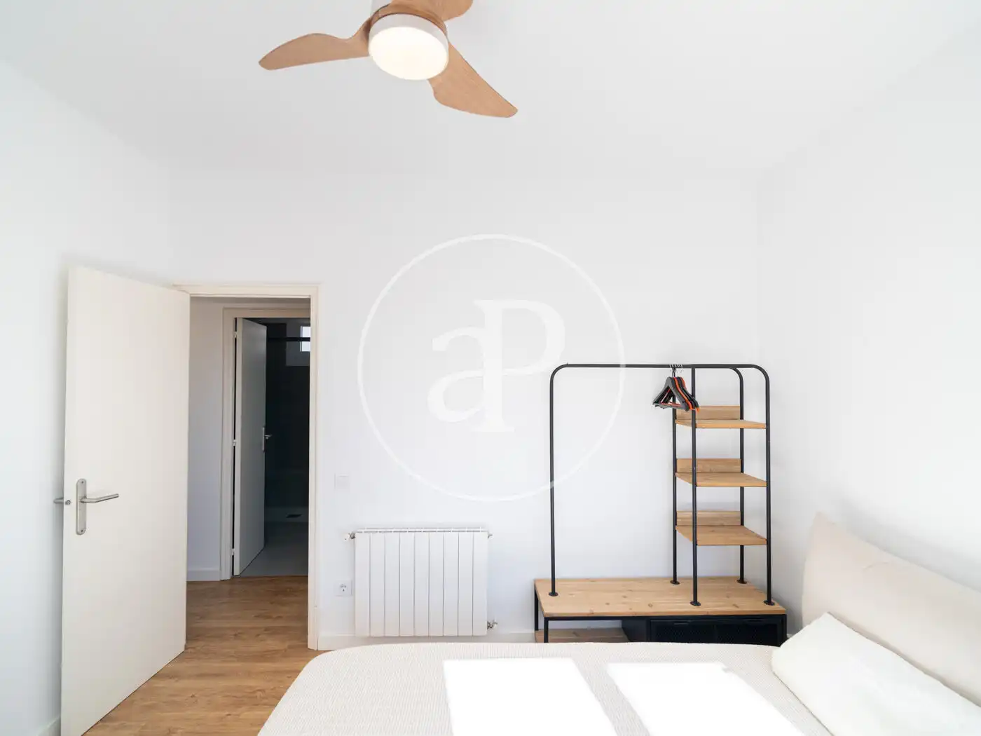 Schlafzimmer von Dachboden zum Verkauf in L'Hospitalet de Llobregat mit Klimaanlage, Heizung und Terrasse