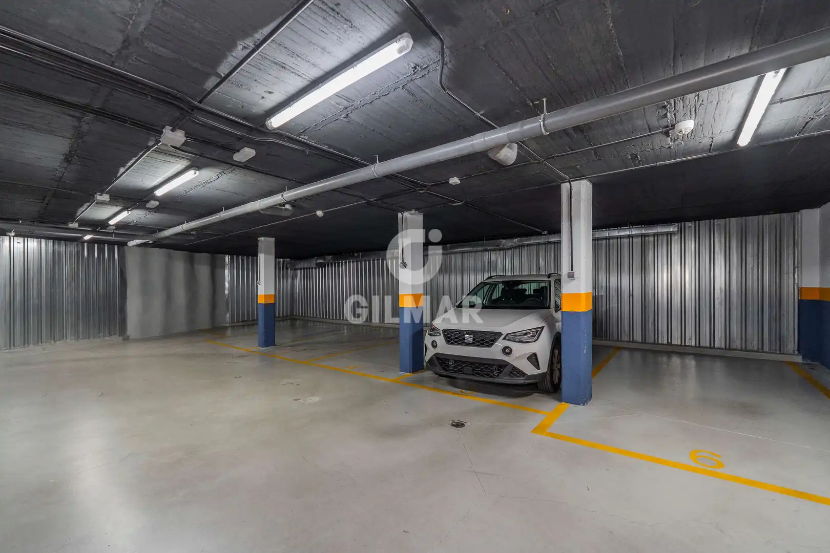 Parking de Piso en venta en Madrid con Calefacción y Trastero