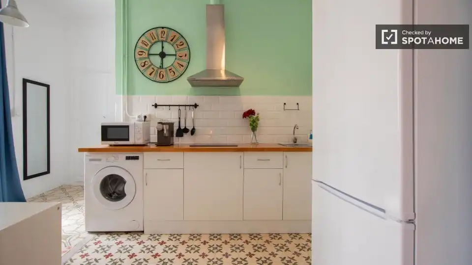 Flat with terrace to rent in Ciutat Vella, imagen 7