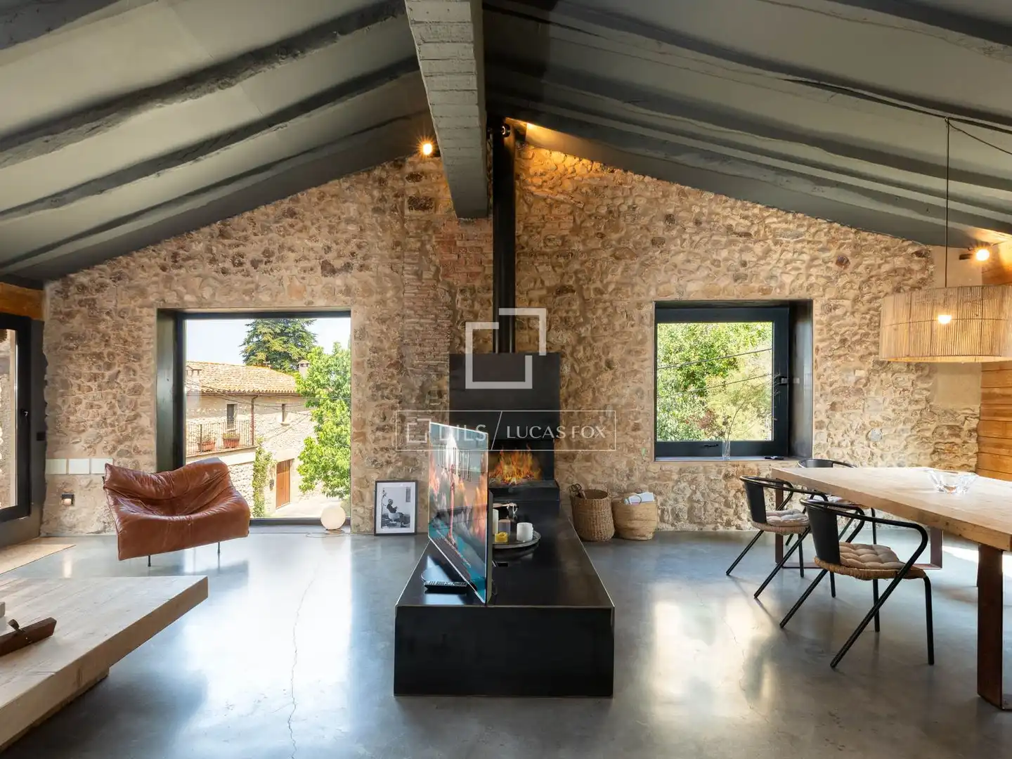 Sala de estar de Finca rústica en venta en Bàscara con Aire acondicionado y Terraza