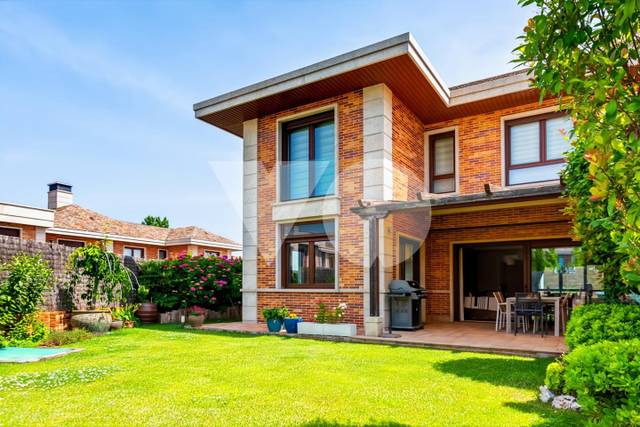 Casa adosada en Venta en Los Satélites - Roza Martín