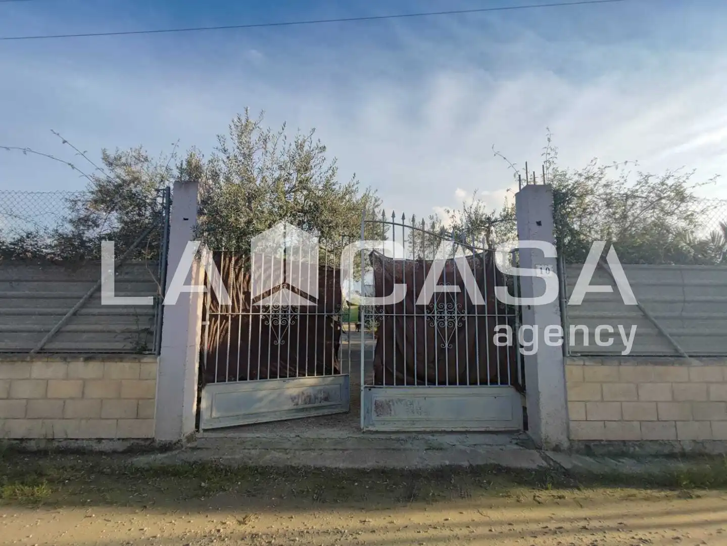 Vista exterior de Casa o chalet en venta en Alcalá de Guadaira con Piscina