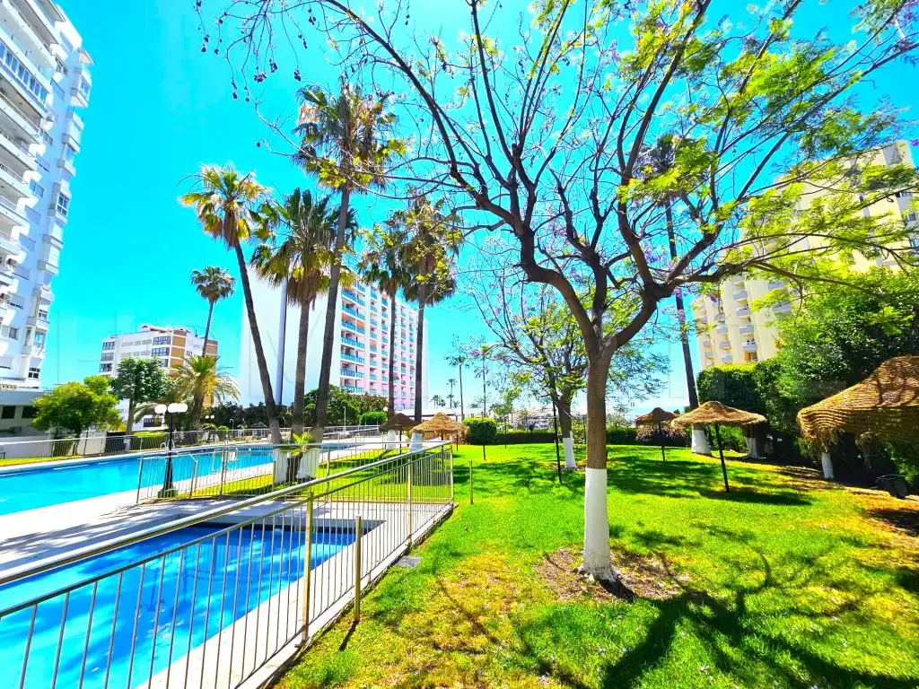 Exterior view of Flat for sale in Benalmádena  with Air Conditioner, Private garden and Terrace