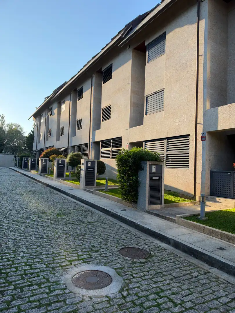 Doppelhaushälfte mit Balkon zum Verkauf in Alcabre