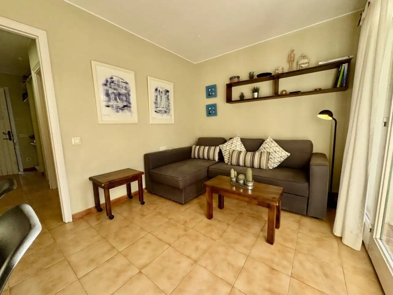 Sala de estar de Piso en venta en Palafrugell con Calefacción, Terraza y Amueblado