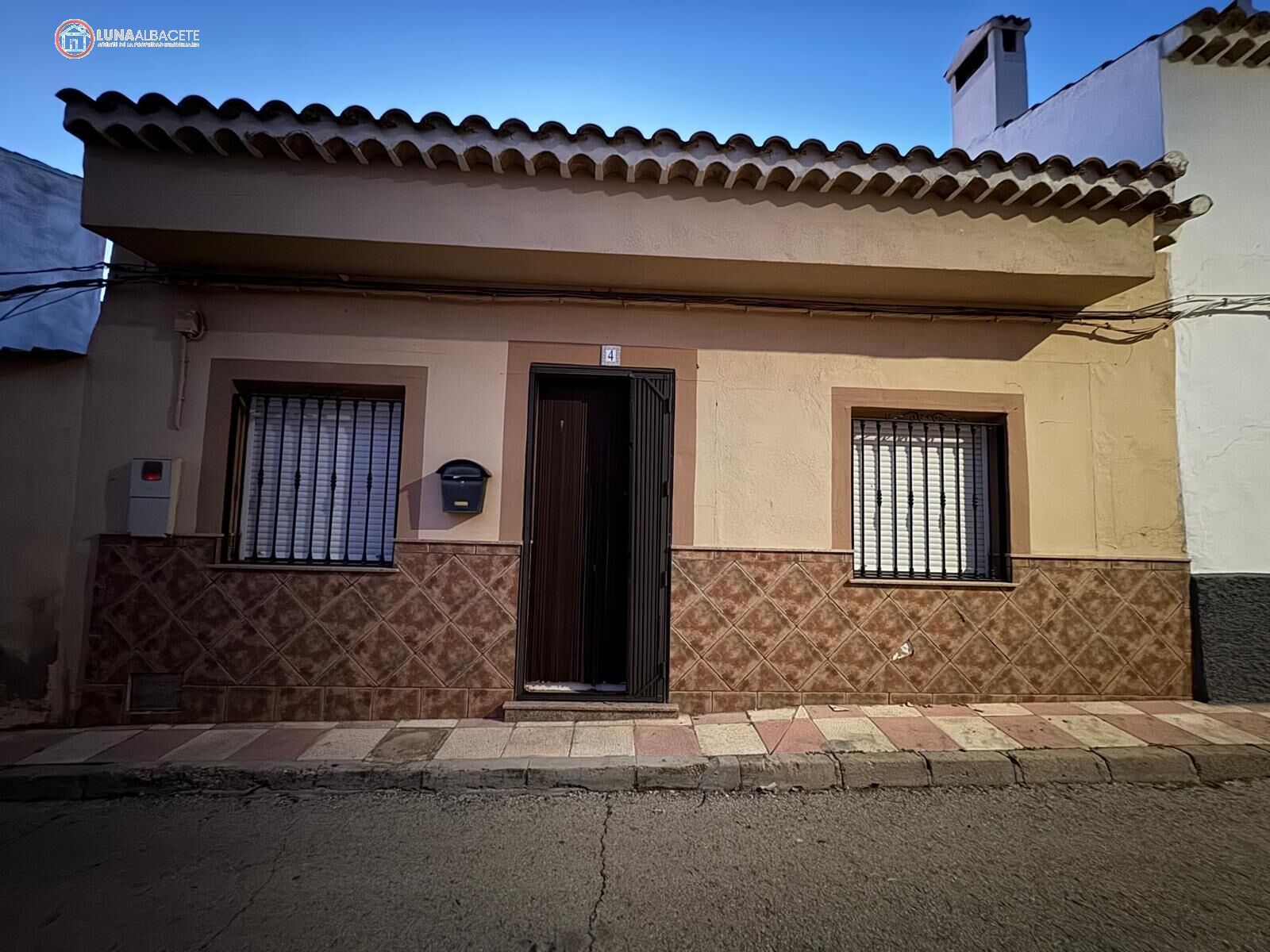 Exterior view of Single-family semi-detached for sale in Navas de Jorquera