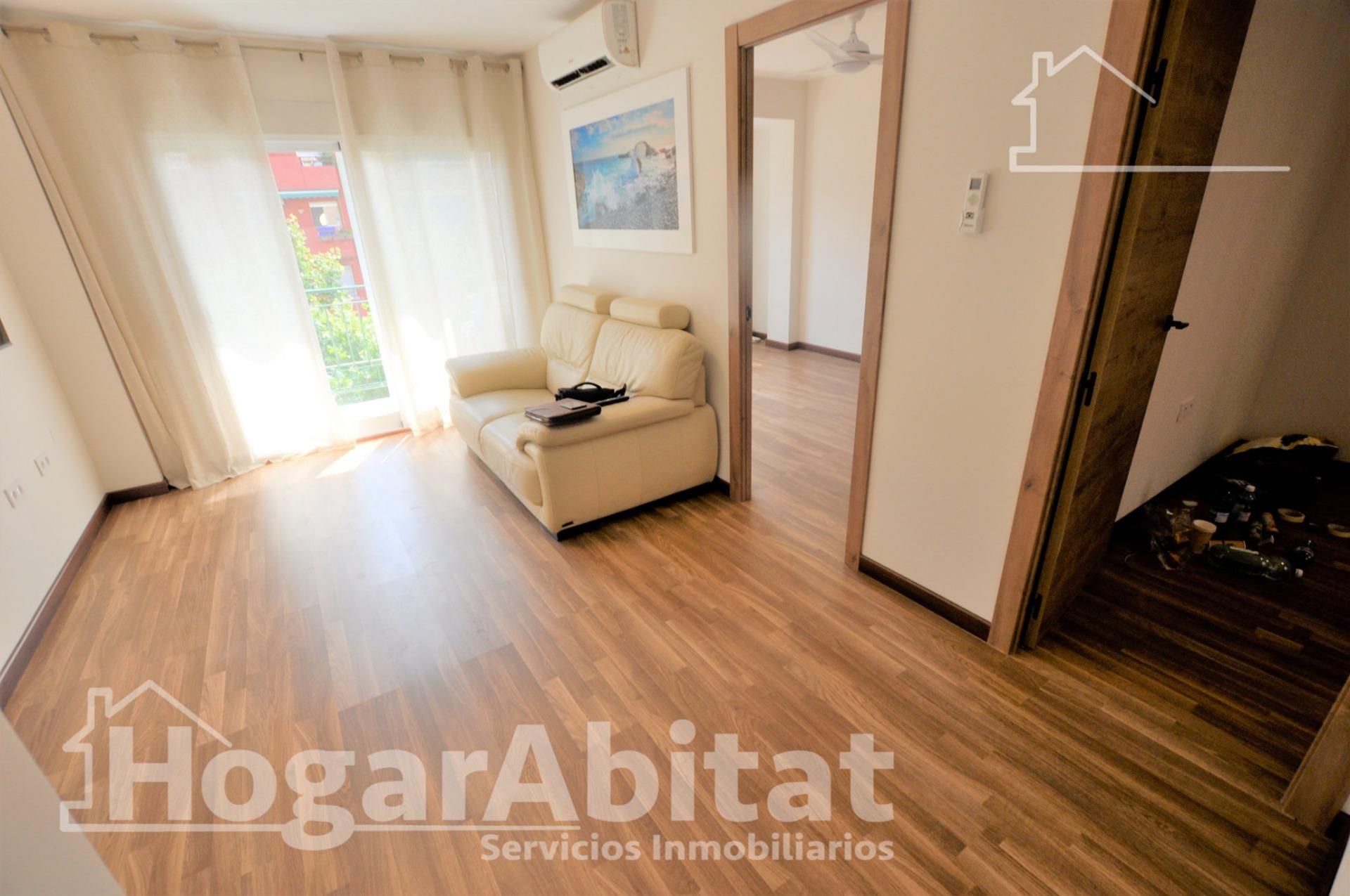 Sala d'estar de Pis en venda en  Valencia Capital amb Aire condicionat, Calefacció i Balcó