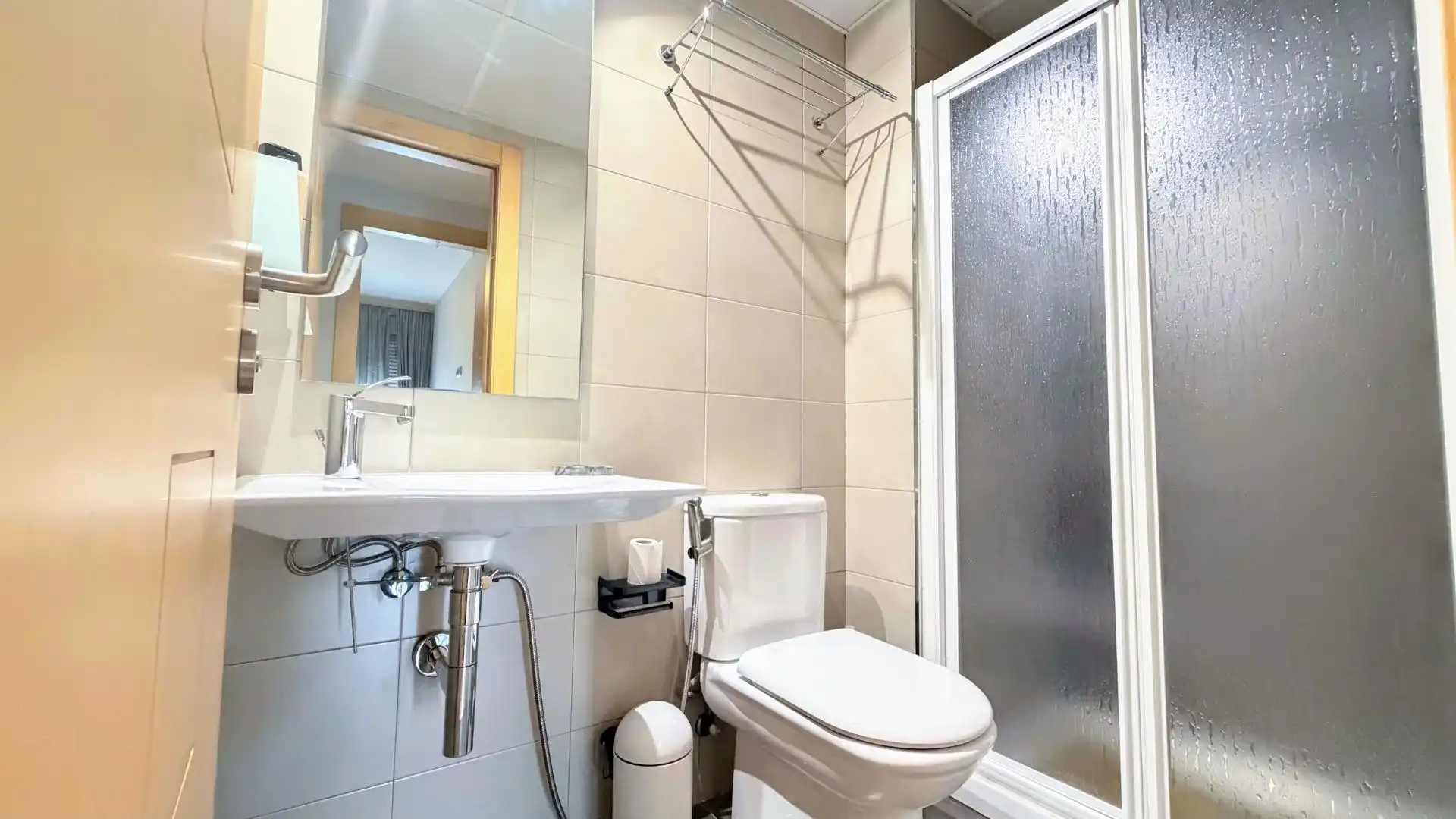Bathroom of Flat for rent in El Bajondillo