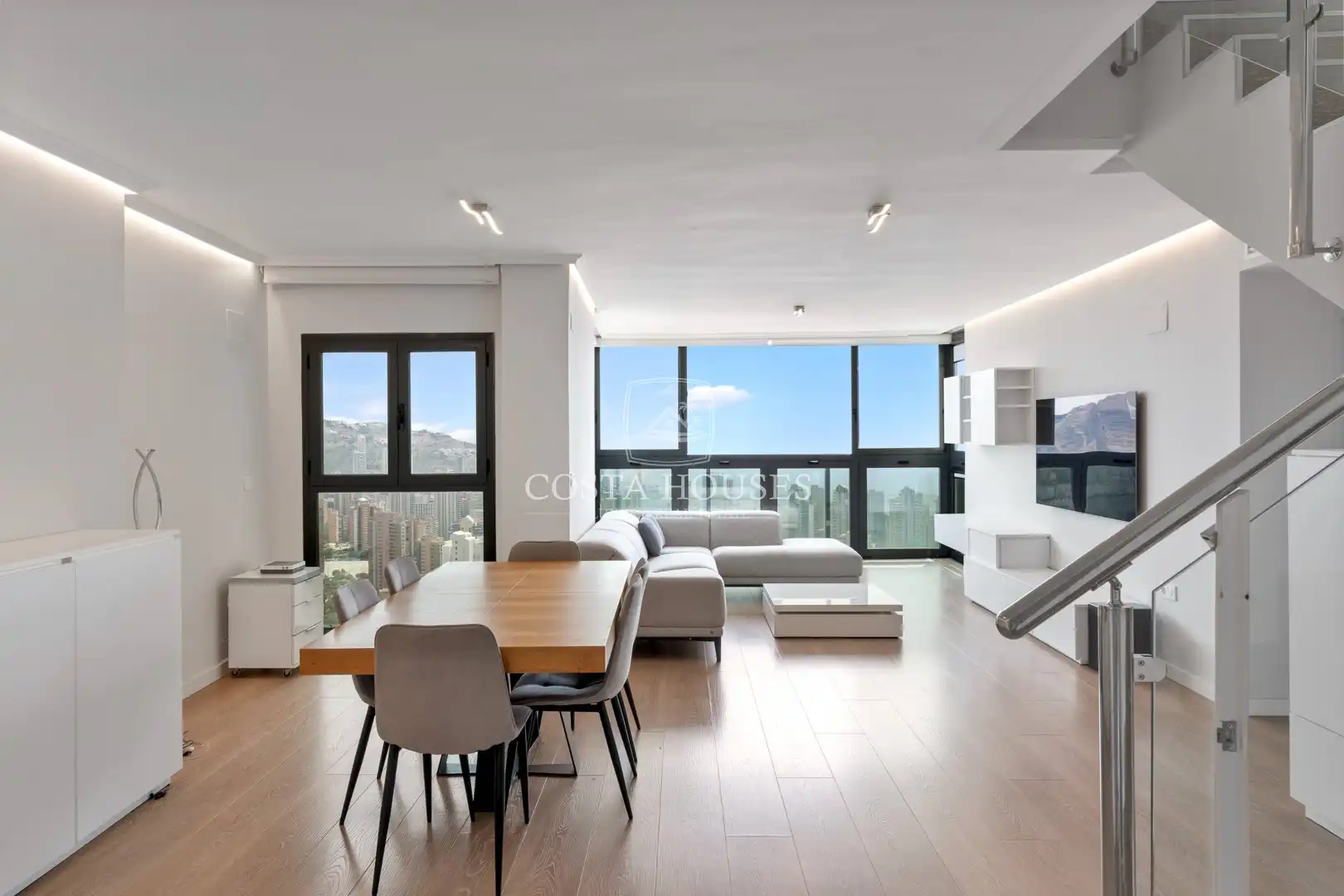 Living room of Attic for sale in Benidorm  with Air Conditioner, Private garden and Terrace
