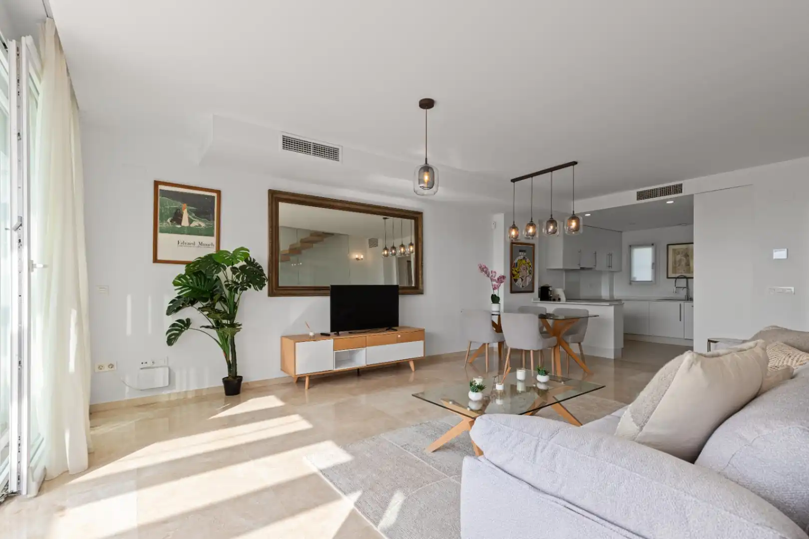 Sala d'estar de Casa adosada de lloguer en Mijas amb Aire condicionat, Calefacció i Terrassa