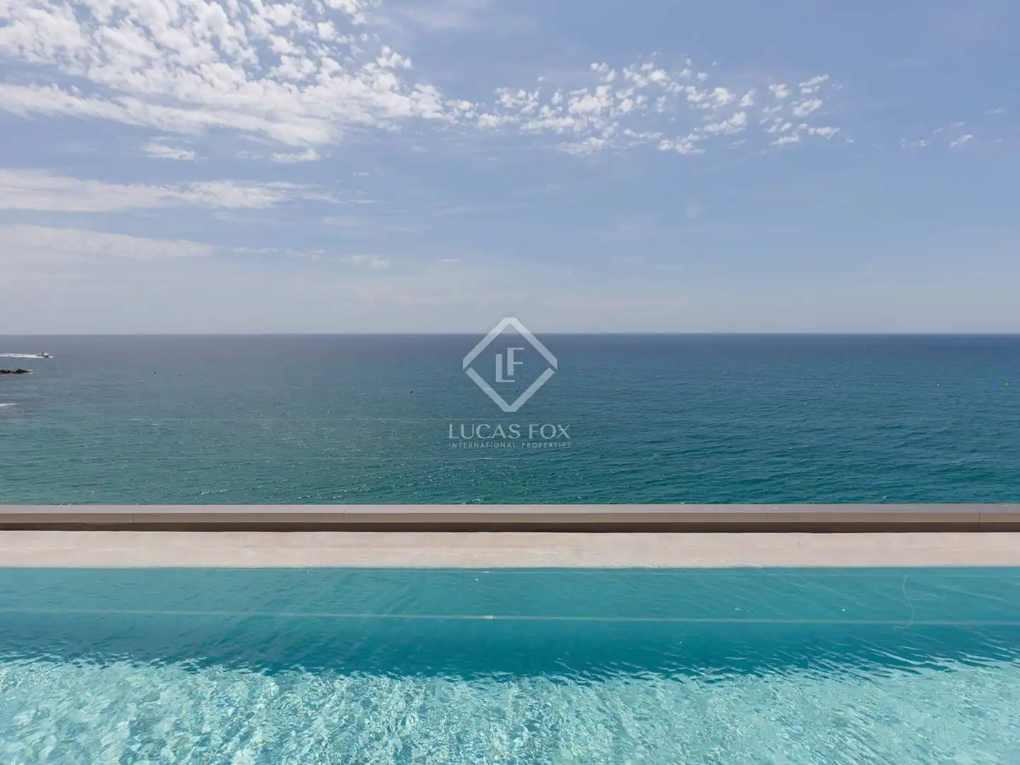 Piscina de Piso en venta en Lloret de Mar con Aire acondicionado, Calefacción y Balcón