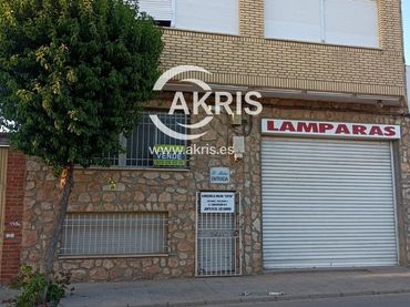 Local comercial en venda a Calle Monte