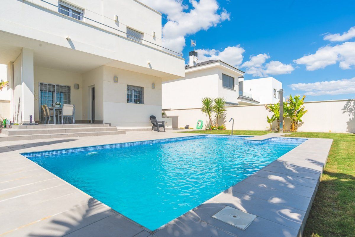 Piscina de Casa o chalet en venta en Jerez de la Frontera con Aire acondicionado, Jardín privado y Piscina
