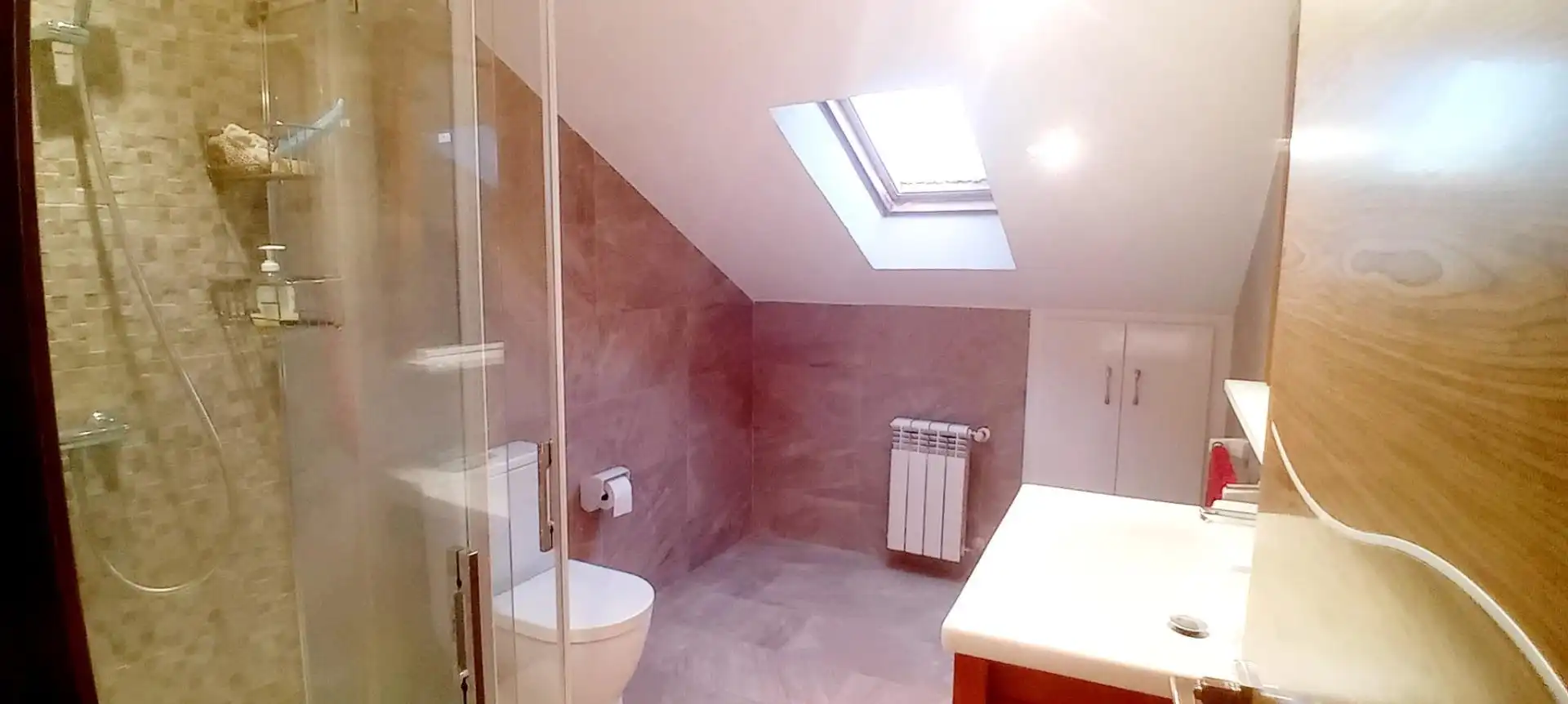 Baño de Casa o chalet en venta en El Franco  con Calefacción, Jardín privado y Terraza