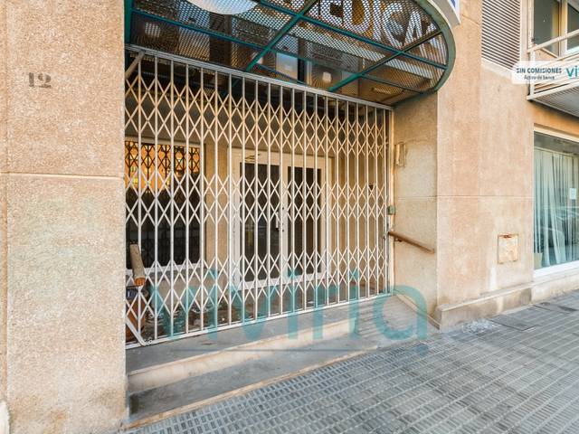 Local comercial en Venta en Calle Museros, 12 en Parque Geólogo José Royo Gómez